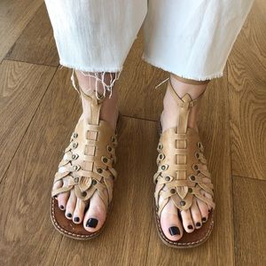 Tan D&G sandals